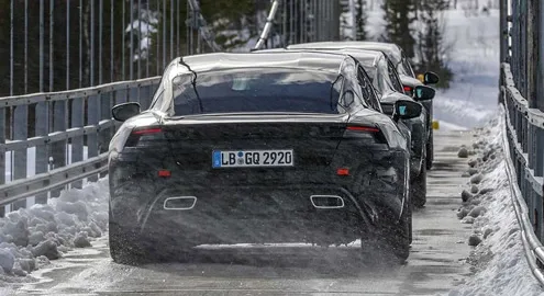 Porsche поделилась новыми фото электрокара Taycan