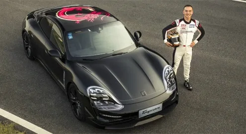 Электрокар Porsche Taycan испытали на треке