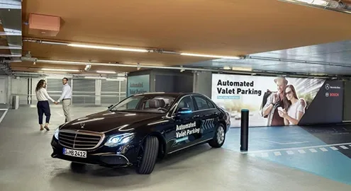 Mercedes-Benz научил гараж в своем музее самостоятельно парковать автомобили
