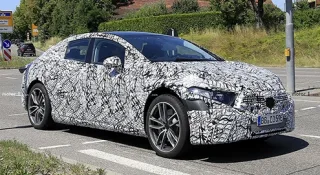Електричний ліфтбек Mercedes-Benz вперше помічений на тестах