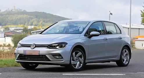 Новый Volkswagen Golf GTE предложат в двух версиях
