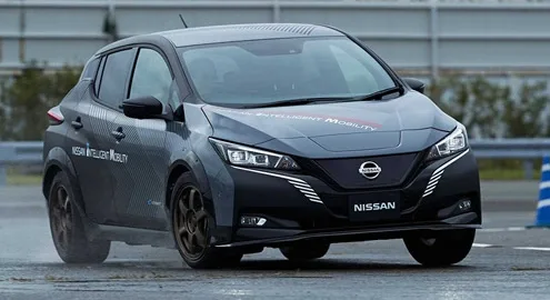 Nissan Leaf наделили полным приводом