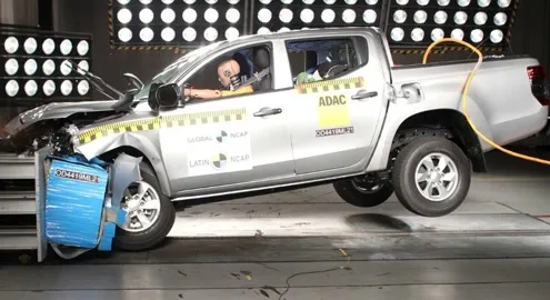 Mitsubishi L200 провалил краш-тест Latin NCAP