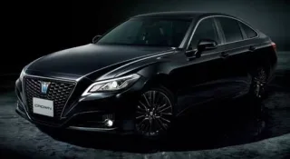 Toyota представила юбилейный Crown