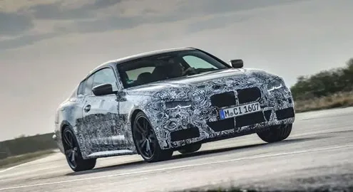 Купе BMW 4 Series нового поколения частично рассекретили