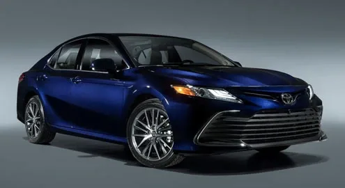 Toyota показала обновленную Camry