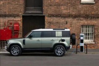 Land Rover Defender P400e: автомобиль получает новый PHEV мощностью 398 л.с.