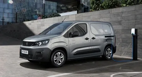 Линейка Peugeot насчитывает уже четыре серийных электромобиля