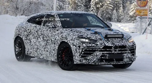 Новый Lamborghini Urus 2022 впервые засняли на дорогах