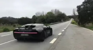 Як виглядає автомобіль на швидкості 370 км/год очима перехожого (відео)