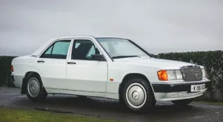 Ідеальний 30-річний Mercedes 190 виставили на аукціон
