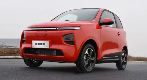 The smallest Mercedes yielded to a rival from China in terms of characteristics