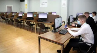 В Украине внедрили новые вопросы для экзамена на права