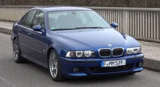20-річний BMW M5 E39 з пробігом 200 000 км виявився новим автомобілем (відео)