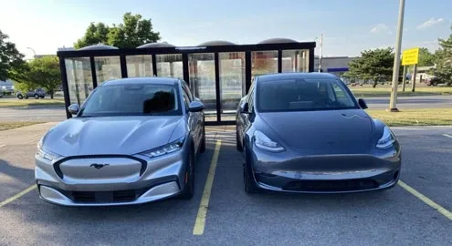 Владельцы Tesla оказались нетерпимы к электромобилям других марок