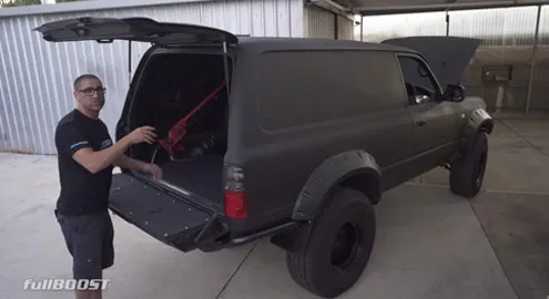 The network showed a Toyota Land Cruiser 80 with incredible tuning (video)