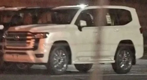 Зовнішність нового Toyota Land Cruiser 300 повністю розсекречена (фото)