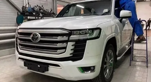 Дизайн нового Toyota Land Cruiser повністю розсекречено на фото та відео