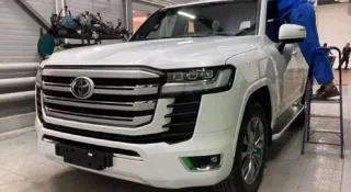 Дизайн нового Toyota Land Cruiser полностью рассекречен на фото и видео
