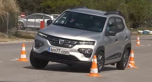 Inexpensive electric car from Renault showed better handling than Tesla (video)