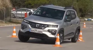 Недорогой электрокар от Renault показал управляемость лучше, чем у Теслы (видео)