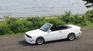 Американець оснастив стару BMW 3-Series Е30 електродвигуном Tesla (відео)