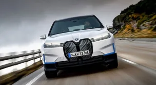 Українські ціни на новий електромобіль BMW iX виявилися нижчими за німецькі