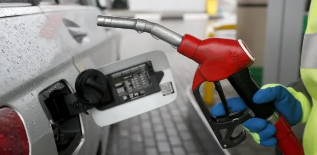 Ukrainians started buying more gasoline