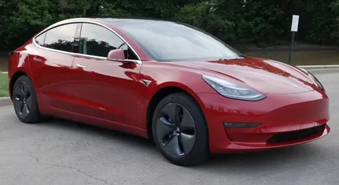 Владелец Tesla Model 3 рассказал о сэкономленных деньгах на топливе за 3 года (видео)