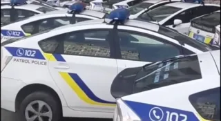 На відео показали звалище битих авто патрульної поліції України