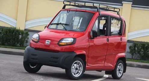 Ушедший из Украины самый дешевый автомобиль в мире проиграл гонку велосипеду (видео)