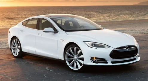 Tesla will pay buyers of its electric cars 13,000 euros each