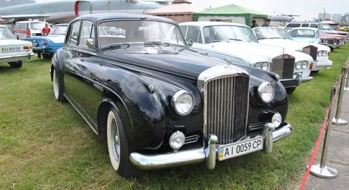 In Kyiv, Kennedy's luxury car was shown