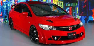 Стару 13-річну Honda Civic продають за ціною нового Porsche 911