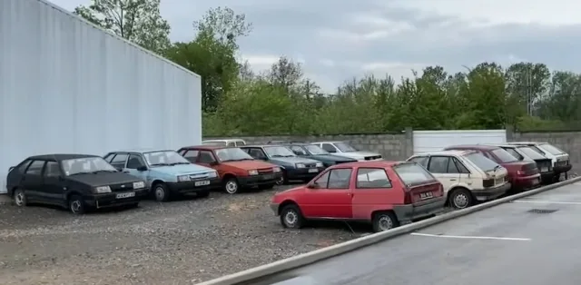 The internet showed an abandoned car dealership with dozens of Ladas in France