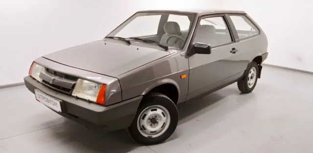 A car dealership in Ukraine has put up for sale an almost new VAZ-2108 from 1990