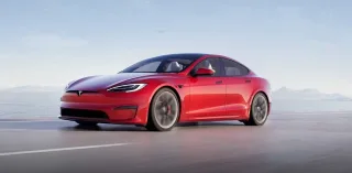 Tesla в последний момент отменила выпуск своего самого крутого электрокара