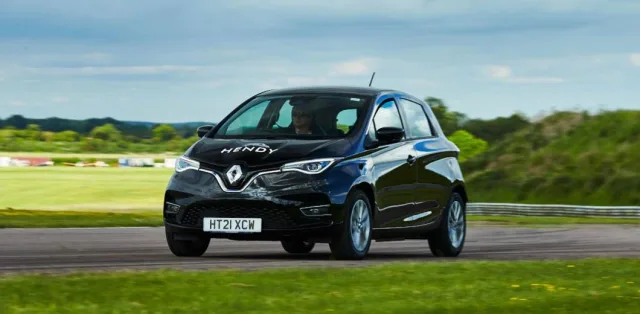 Электромобиль Renault Zoe проехал на одной зарядке 765 км