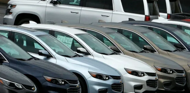 Подержанные авто в США продолжают продавать дороже новых