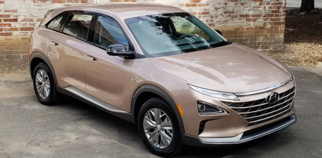 Hyundai снизил цены вдвое на новые кроссоверы с инновационным ГБО