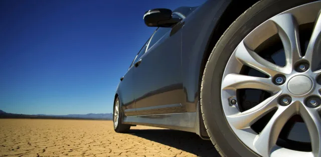 White and black cars heat up in the sun equally – study