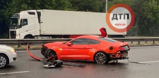 В Україні з різницею в пару місяців розбили два орендовані Ford Mustang (фото)