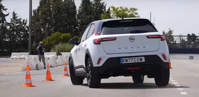 New Opel crossover impressed in moose test (video)