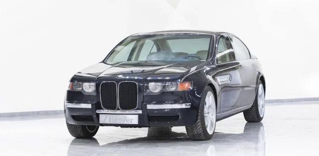 BMW has shown the public an unusual 7-Series sedan from the 1990s for the first time (video)