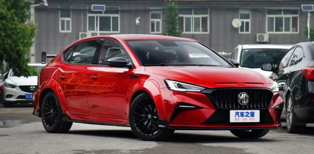 Британцы показали недорогого конкурента Skoda Octavia RS