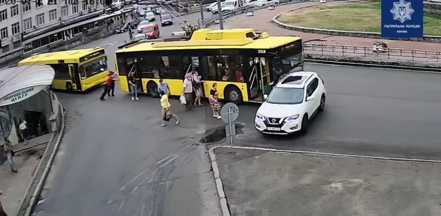 В Киеве произошло самое курьезное ДТП года (видео)
