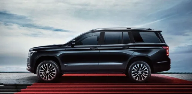 Китайский клон Mercedes GLS получился дороже оригинала