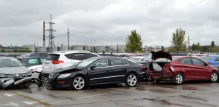 Which cars most and least often enter the market with damage