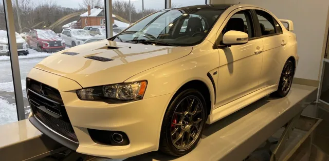 На продажу выставлен последний новый Mitsubishi Lancer Evolution