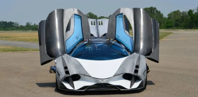 The most powerful and fastest car in the world appeared in photos and videos